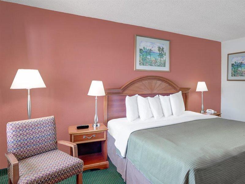 Howard Johnson By Wyndham Ft. Myers Fl Fort Myers Eksteriør bilde
