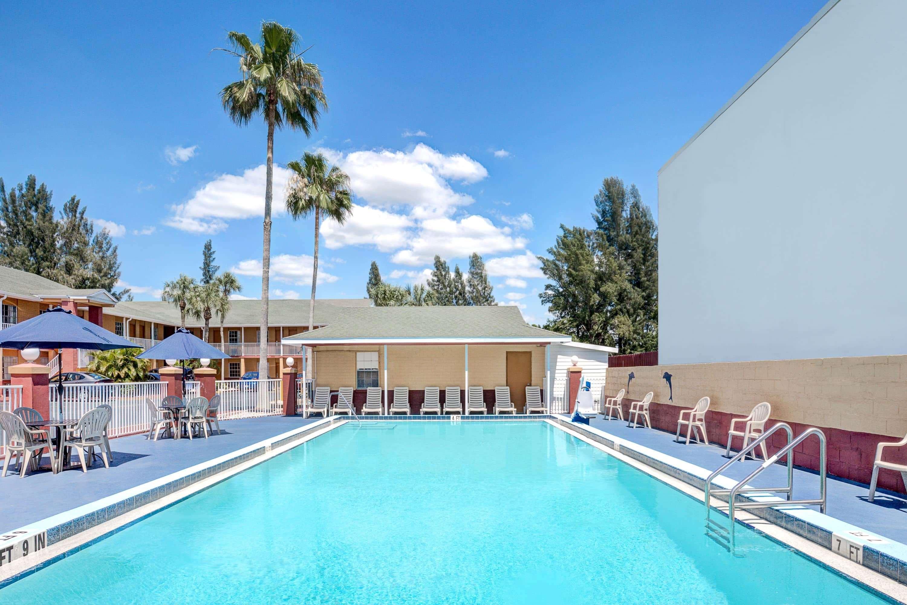 Howard Johnson By Wyndham Ft. Myers Fl Fort Myers Eksteriør bilde