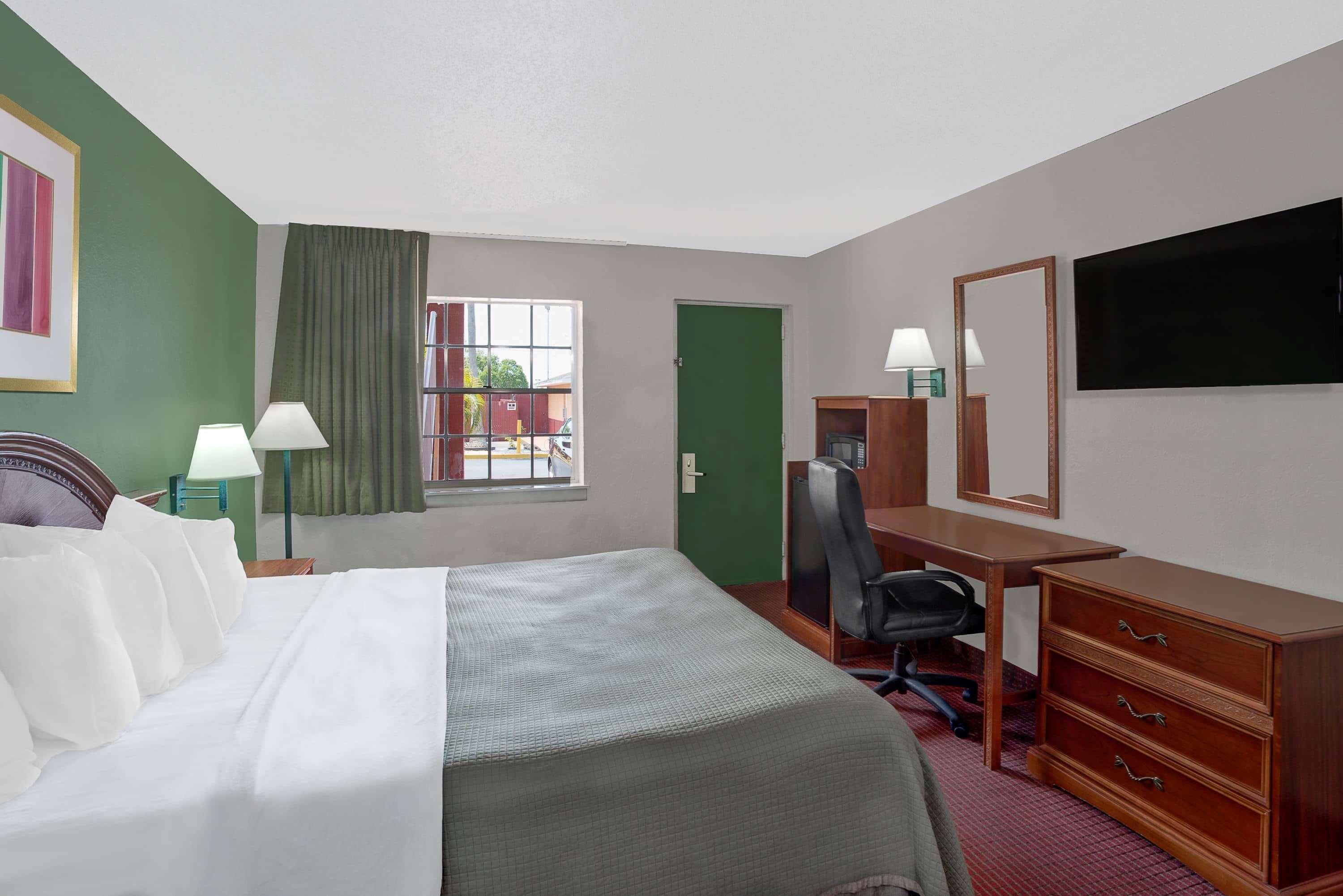 Howard Johnson By Wyndham Ft. Myers Fl Fort Myers Eksteriør bilde